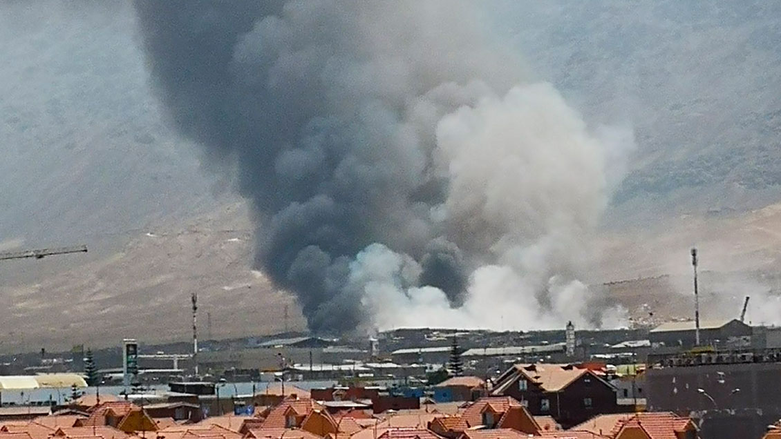 Incendio en ex vertedero causa mal olor en Antofagasta: 