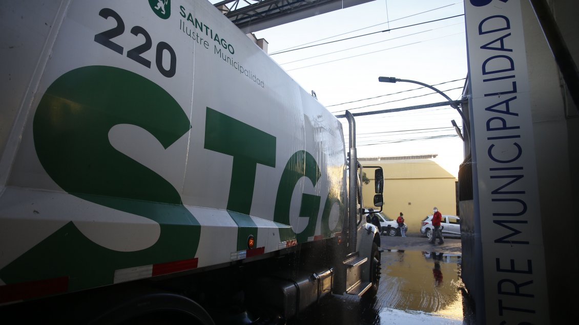 Recolectores de basura protestaron en La Moneda y lanzan advertencia: 