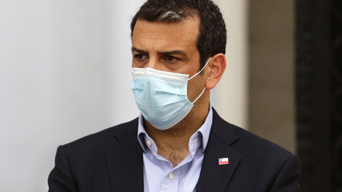 Gobierno asegura que la maquinaria dispuesta en la zanja de Colchane es para hacer limpieza