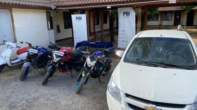 Maule: PDI recuperó motos y un auto robado, y detuvo a cinco sujetos por receptación