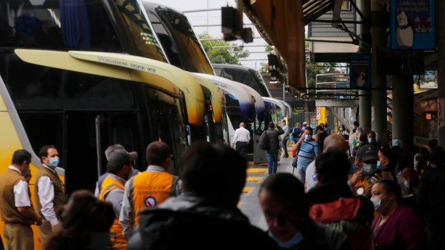 Extranjeros fueron detectados viajando con PCR falso desde Iquique a Santiago