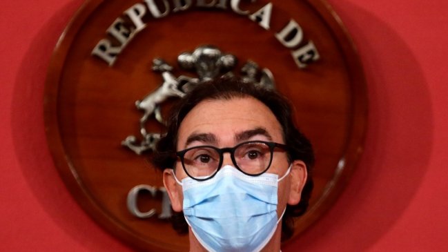 Ministro Figueroa defendió protocolo para regreso a clases presenciales