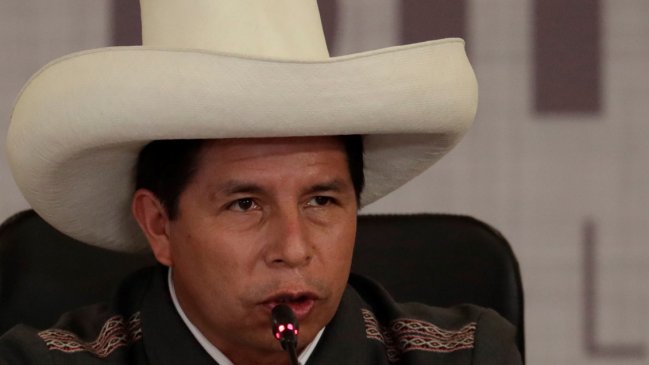 Presidencia de Perú niega renuncia de Pedro Castillo y afirma que terminará su mandato