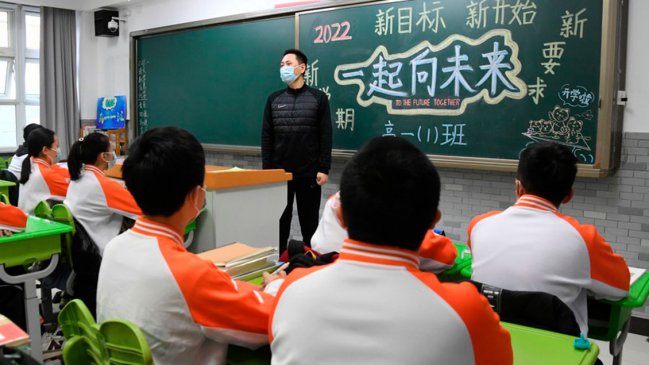China se acerca a 300 millones de estudiantes en 2021