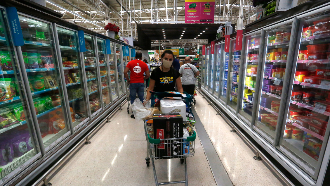 Precio de los alimentos subió 3,9% en un mes, marcado por el alza en los aceites y los lácteos