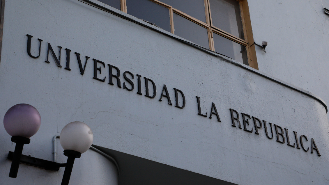 Universidad de la República se querella y acusa que administrador continúa con el cierre