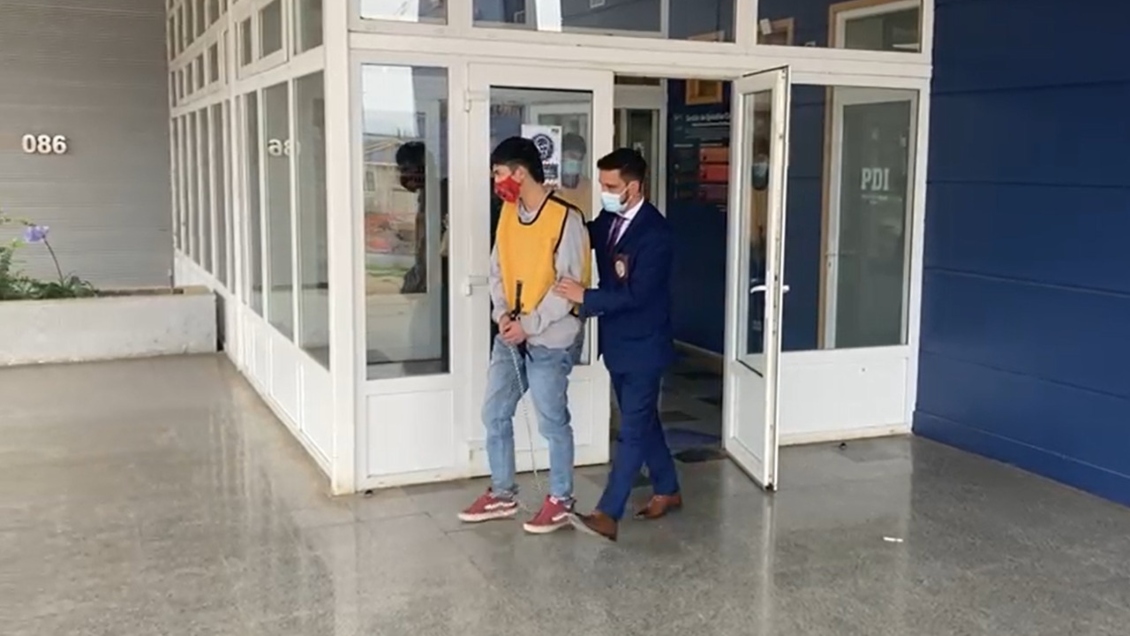 Amenazada con cuchillo: Sujetos asaltaron a comerciante en su casa de Coyhaique