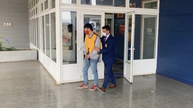 Amenazada con cuchillo: Sujetos asaltaron a comerciante en su casa de Coyhaique