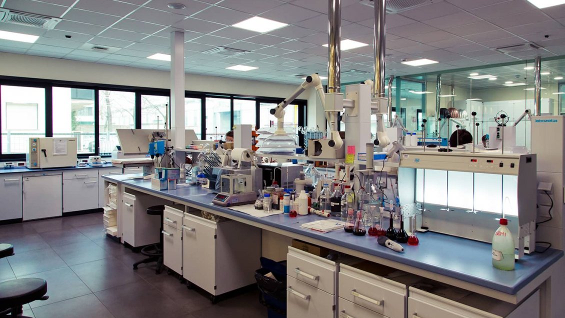 China insta a EEUU a revelar detalles de sus laboratorios biológicos en Ucrania