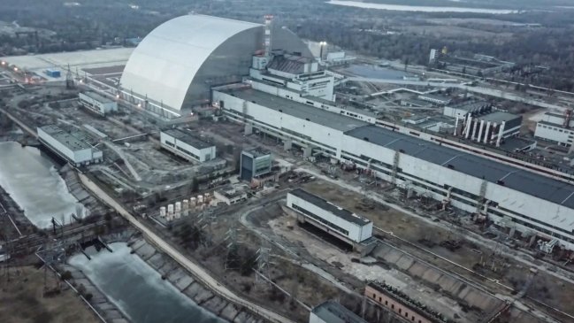 Rusia dice que controla la planta nuclear de Chernobyl que se quedó sin energía eléctrica