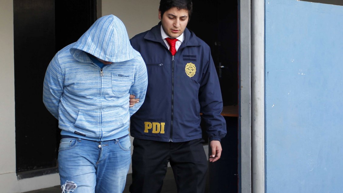 En prisión preventiva quedaron dos sujetos acusados de robo con violencia en El Salvador