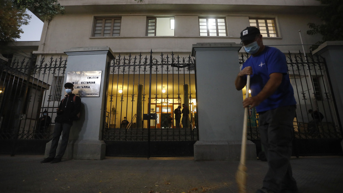 Revelan detalles de la denuncia contra los alumnos del Lastarria acusados de delitos sexuales