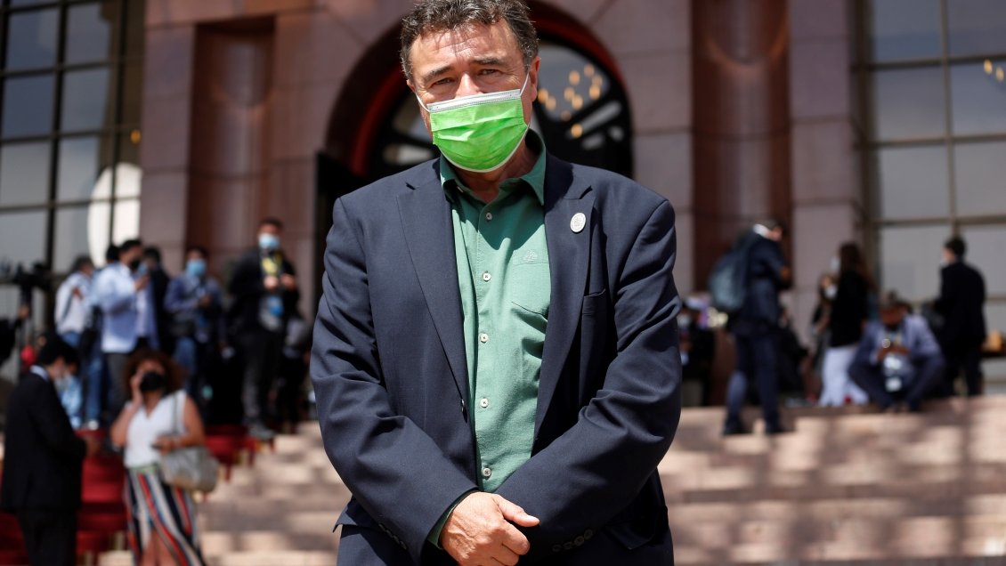 Ministro Valenzuela se disculpó por su 