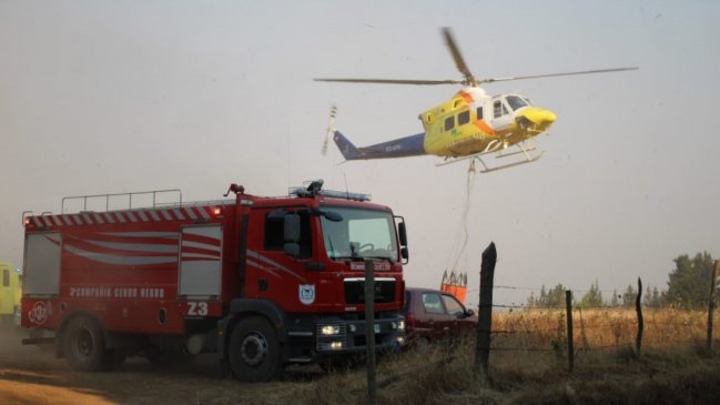 Autoridades cancelaron alerta roja por incendio que dejó 100 hectáreas quemadas en Chillán
