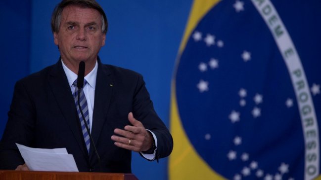  Bolsonaro anima a votar en octubre para que Brasil no siga el camino de Chile  