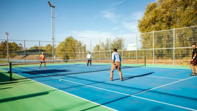 Ñuble suma nueva infraestructura deportiva: Cancha de tenis en Coihueco y multicancha en San Nicolás