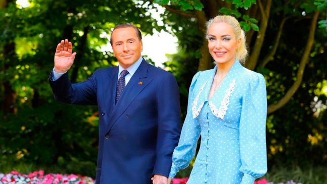   Berlusconi y su novia 53 años más joven se dan el 