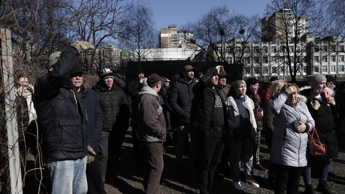 La guerra en Ucrania forzó la huida de 10 millones de personas, según ACNUR