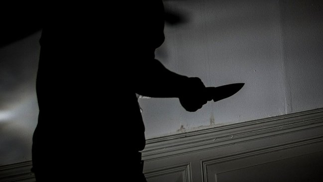   Caldera: Hombre fue detenido por atacar a su pareja con un cuchillo 