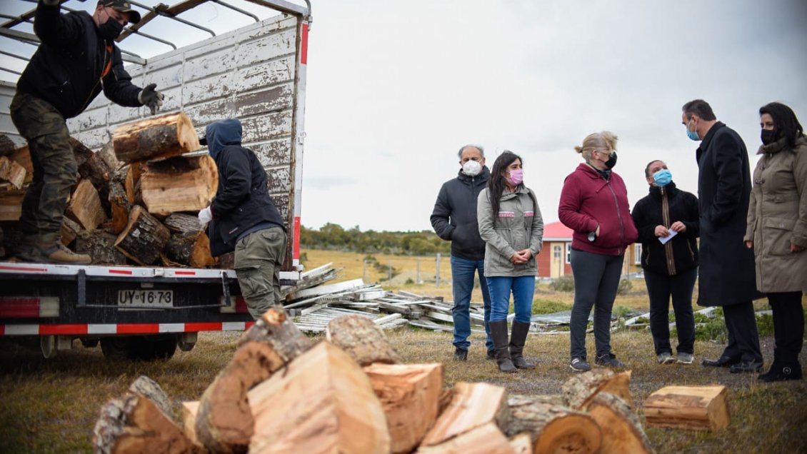 Punta Arenas: Más de 780 familias vulnerables recibirán leña para enfrentar el invierno