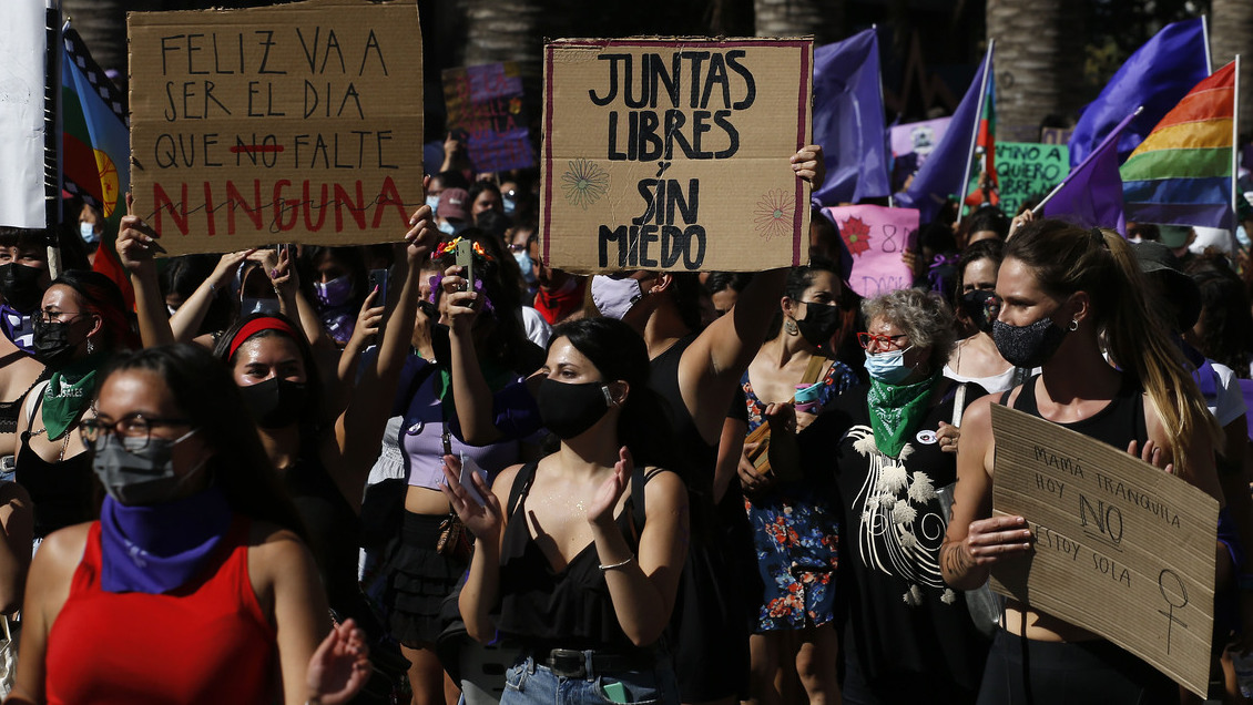 Alumnas salieron a protestar por la poca seguridad en el barrio universitario