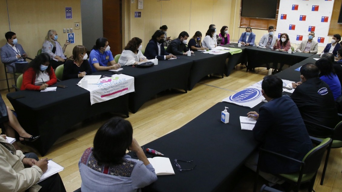 Minsal tuvo primera reunión oficial con representantes de la Fenats