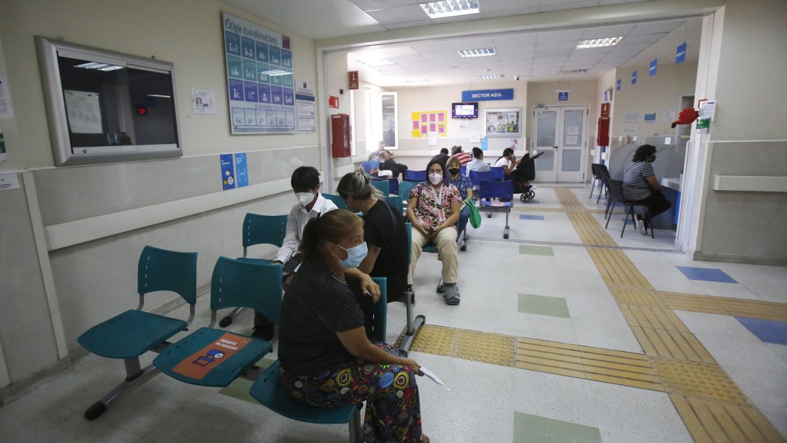 Dos centros de salud de Los Ángeles suspendieron atenciones debido a narcofuneral