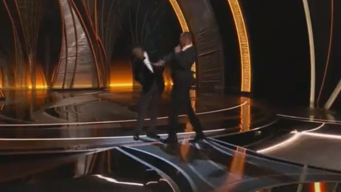 Will Smith y Chris Rock protagonizan comentado momento en los Oscar 2022
