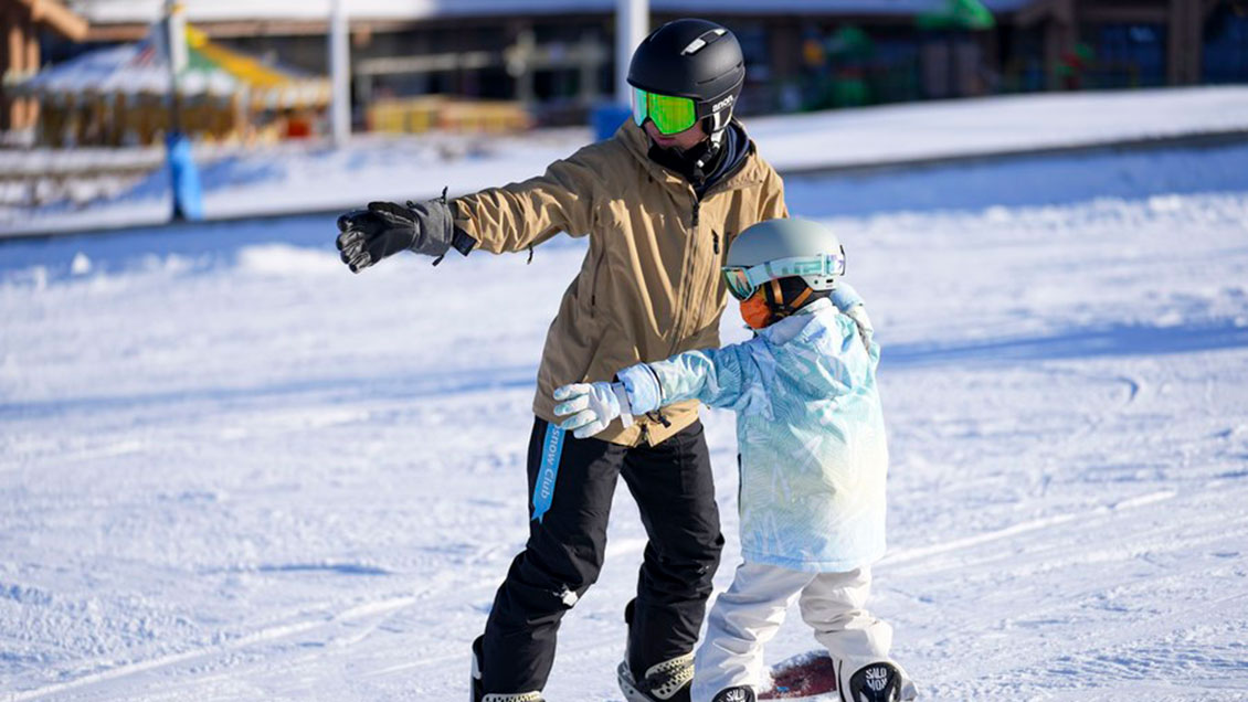 China reduce impuesto personal a padres de niños menores de tres años