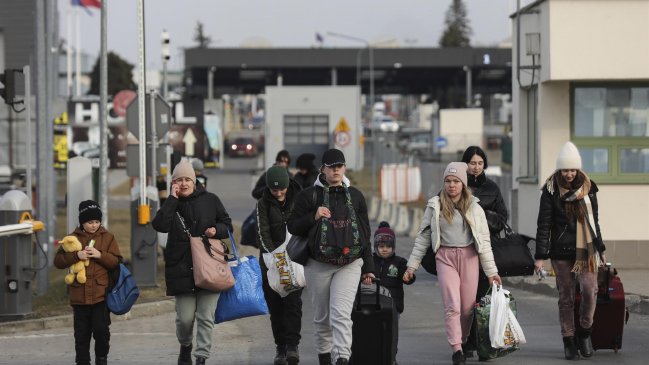 Los refugiados ucranianos que huyen de la guerra superan ya los cuatro millones