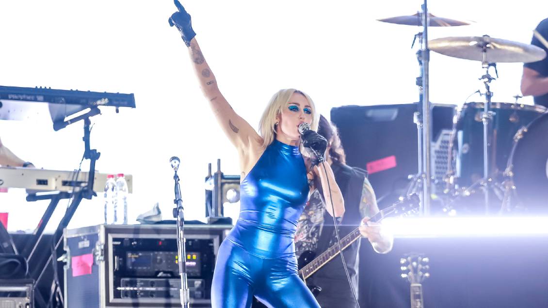 Tras recorrer Sudamérica, Miley Cyrus lanzó su primer álbum en vivo