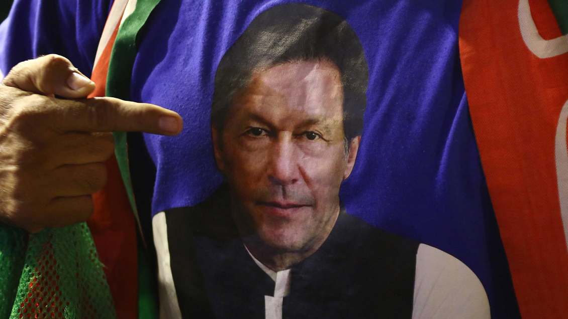 Imran Khan fue destituido oficialmente como primer ministro de Pakistán