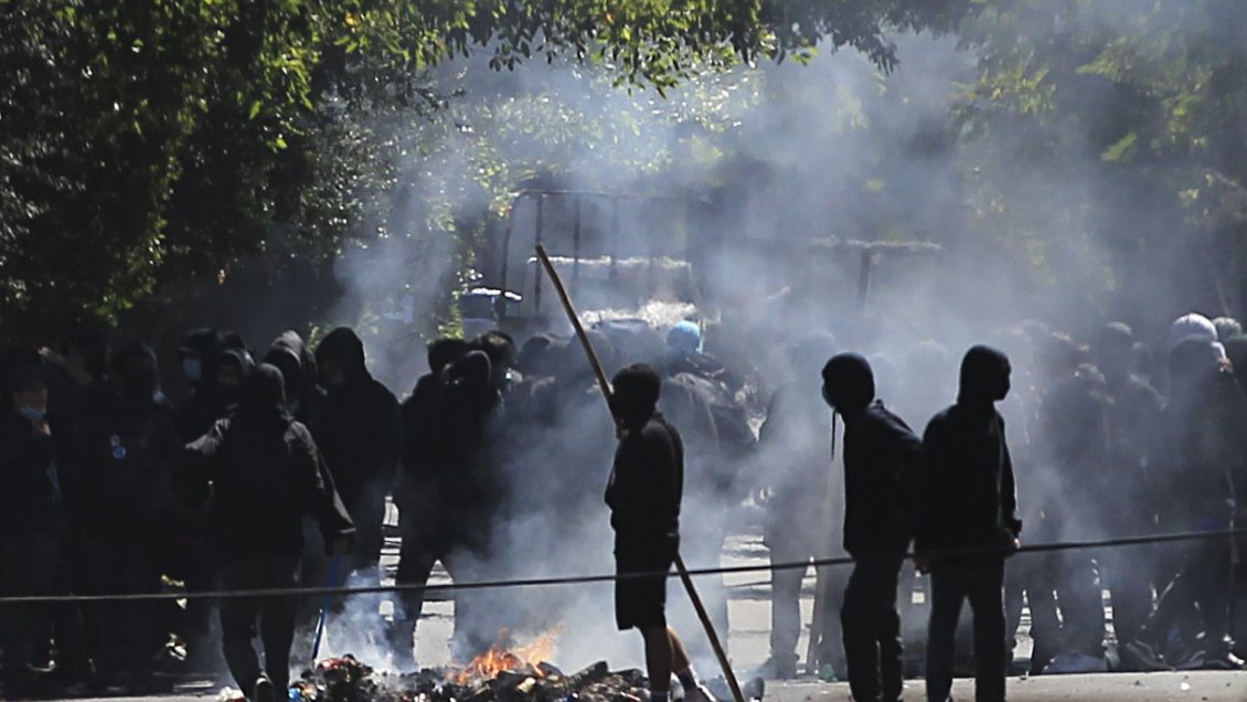 Gobernadores de todo Chile piden recuperar la paz social 