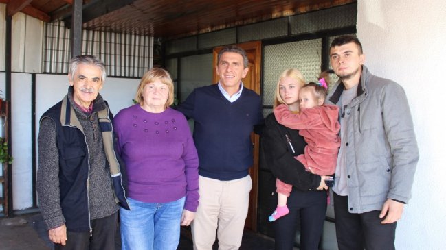 Chileno y su familia ucraniana arribaron a Chillán huyendo de la guerra: 