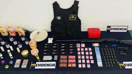   PDI detuvo a dos hombres con armas y drogas en el centro de Santiago 