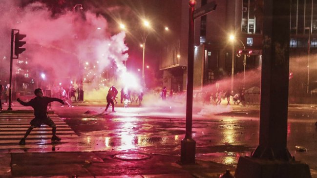 Murió una persona en Perú en choques con policías durante paro transportista