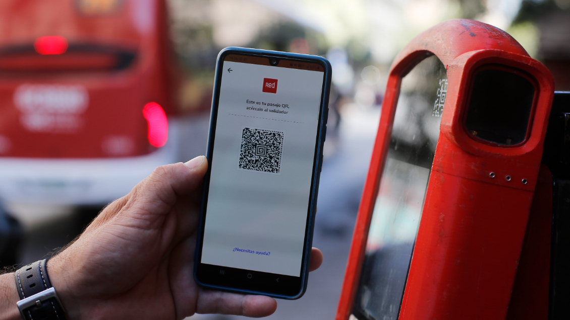 Gobierno congelará tarifas del transporte público en todo Chile