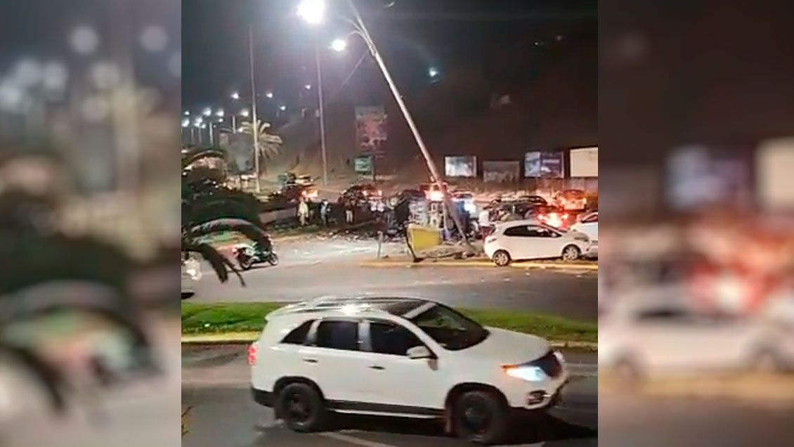 Camión cargado de combustible volcó en rotonda El Pampino de Iquique
