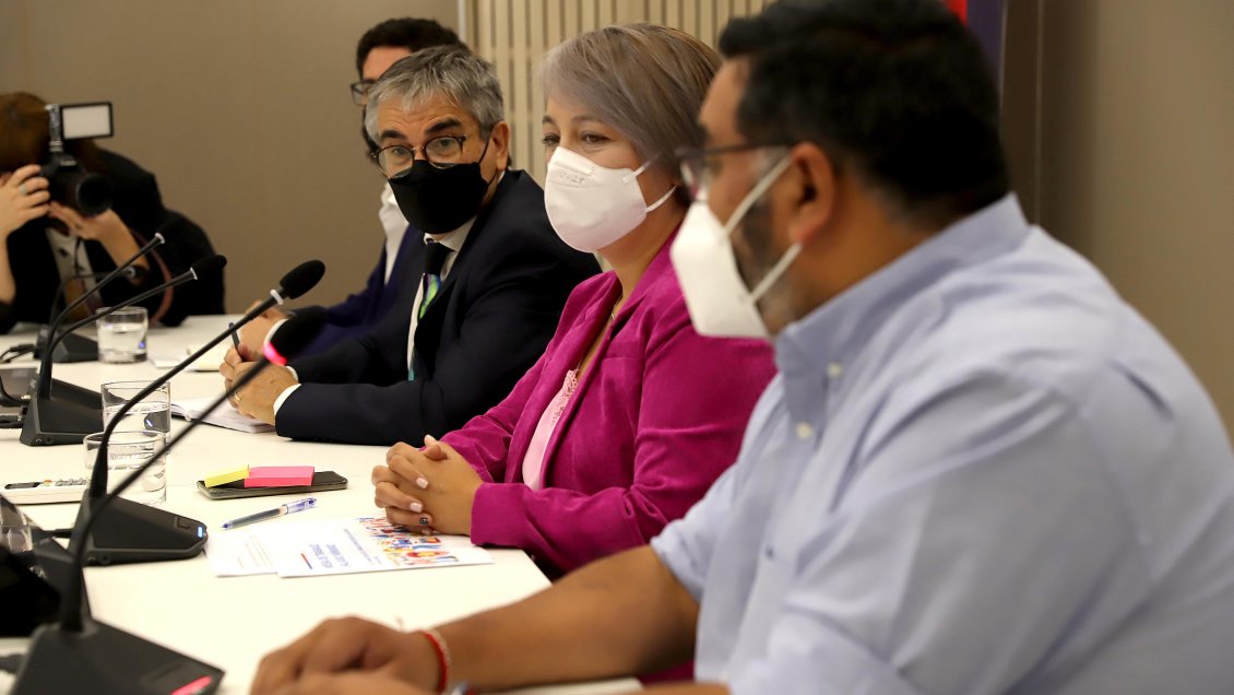 Gobierno inició negociación con la CUT por reajuste del salario mínimo