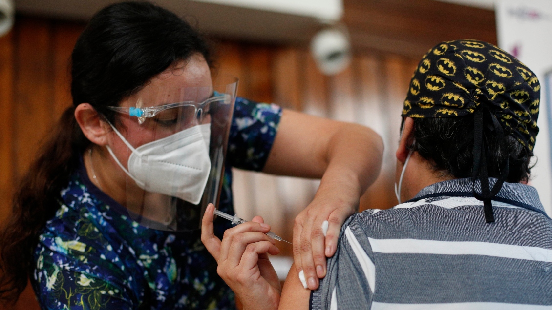 Covid-19: Ritmo de vacunación se redujo 50% en las últimas semanas