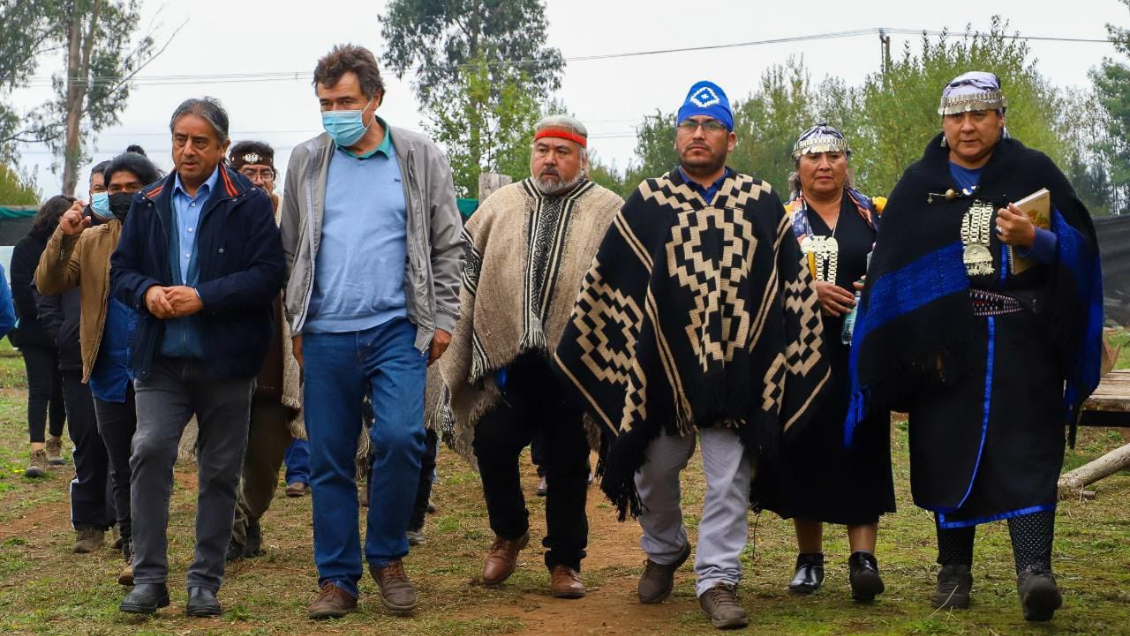 Ministro de Agricultura sostuvo un encuentro con comunidades mapuche en La Araucanía