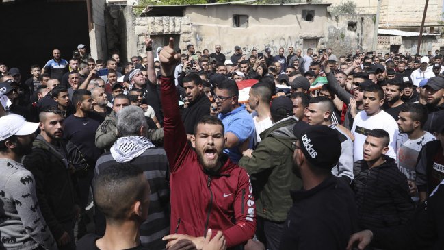  Muere un menor palestino herido por fuego israelí en Cisjordania  