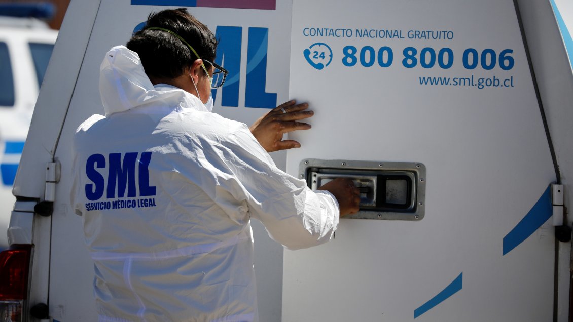 Hallan cuerpo baleado y envuelto en frazadas en calles de Quinta Normal