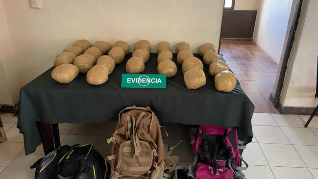 Extranjeros fueron detenidos trasladando más de 26 kilos de droga