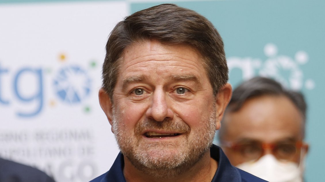 Orrego: En la peor sequía de Santiago, la gente ocupa el agua como en tiempos de 