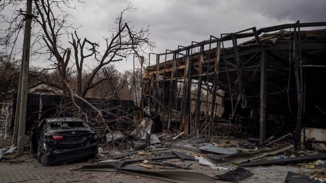 Tropas ucranianas denuncian el uso de armas químicas en Mariúpol