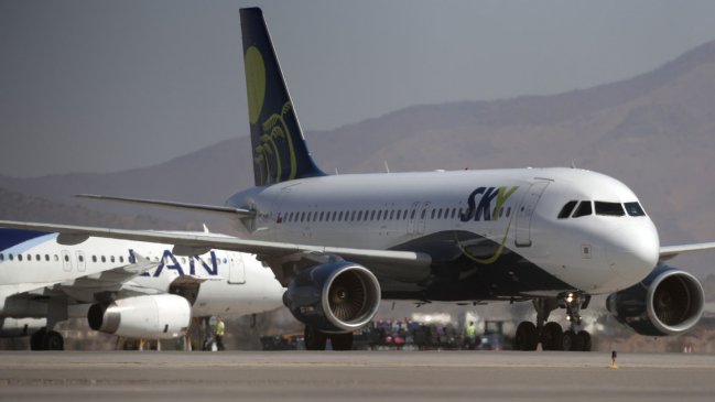   Paro de controladores aéreos en Perú provocó incómoda situación a pasajeros de vuelo en Santiago 