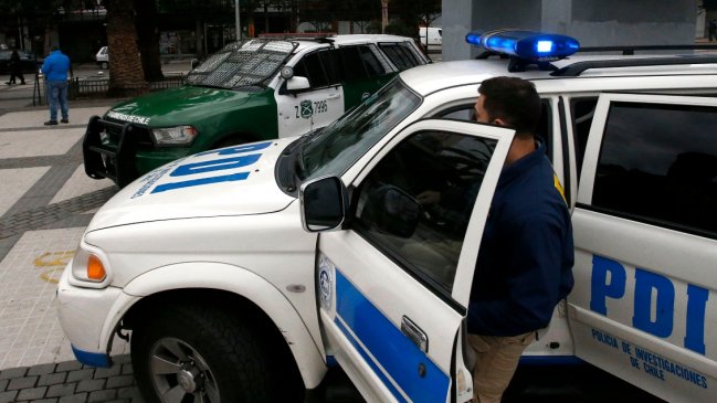 Ladrones maniataron a conserjes y robaron en dos departamentos de Lo Barnechea