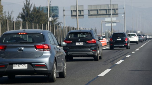  Fin de semana largo: 303.000 mil vehículos salieron de la Región Metropolitana  