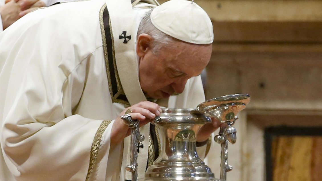 Papa Francisco no oficiará la Vigilia Pascual por su dolor en la rodilla